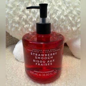 457. Strawberry Smooch Hand Wash - Red
